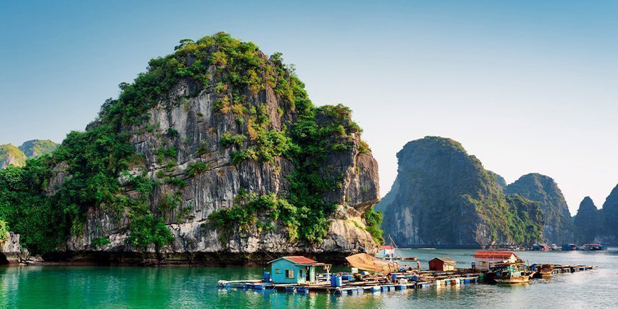 Flytende fiskelandsby i Ha Long-bukten