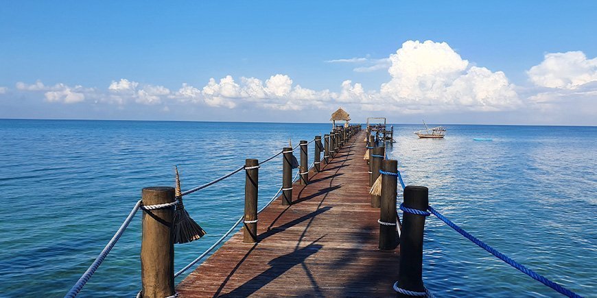 Lang brygge på Zanzibar