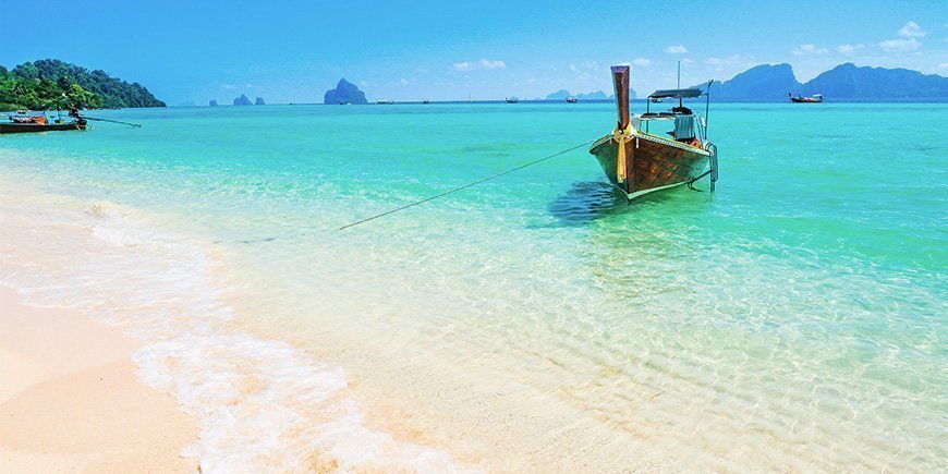 Vakker strand og klart vær på Koh Ngai