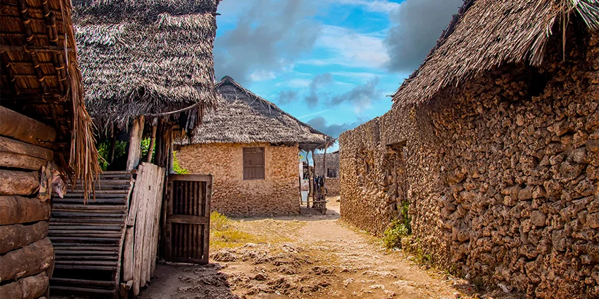 En vakker dag i en landsby på Wasini-øya nær Mombasa i Kenya